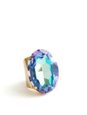 Vitrail Light Oval Crystal Statement Ring